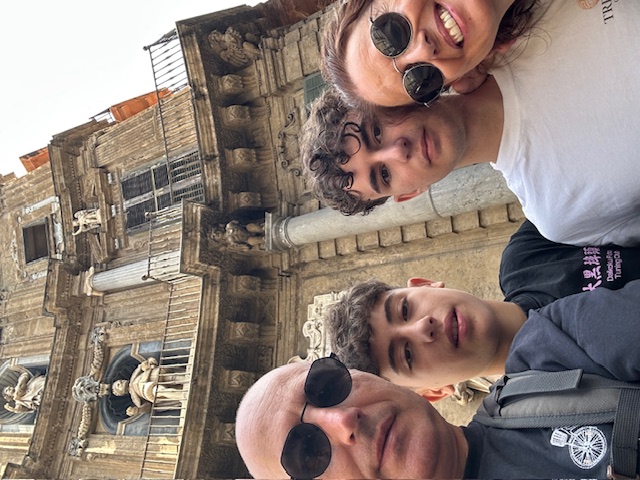 Familia